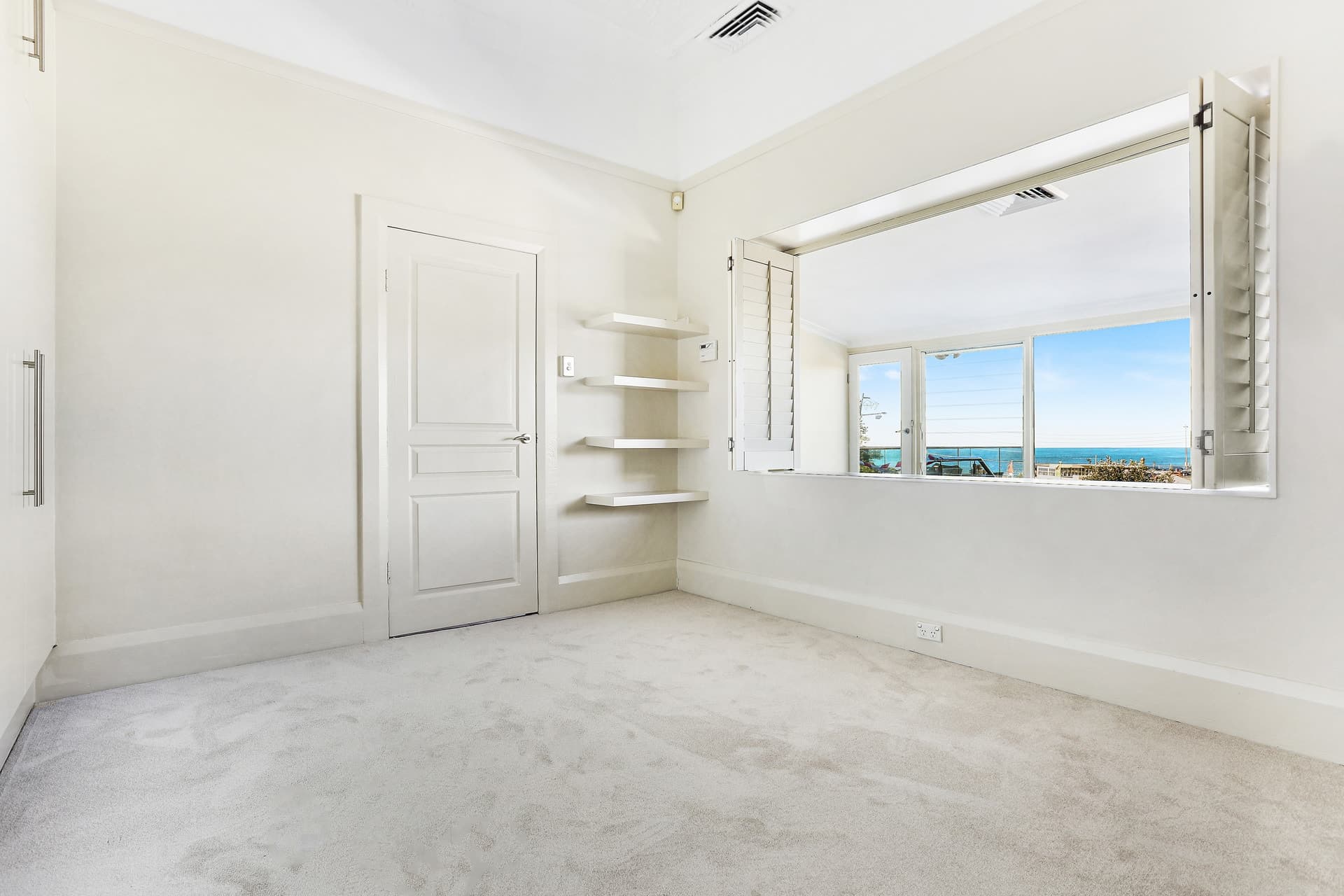 14 Eastbourne Avenue, Clovelly, Clovelly - Thumbnail 2