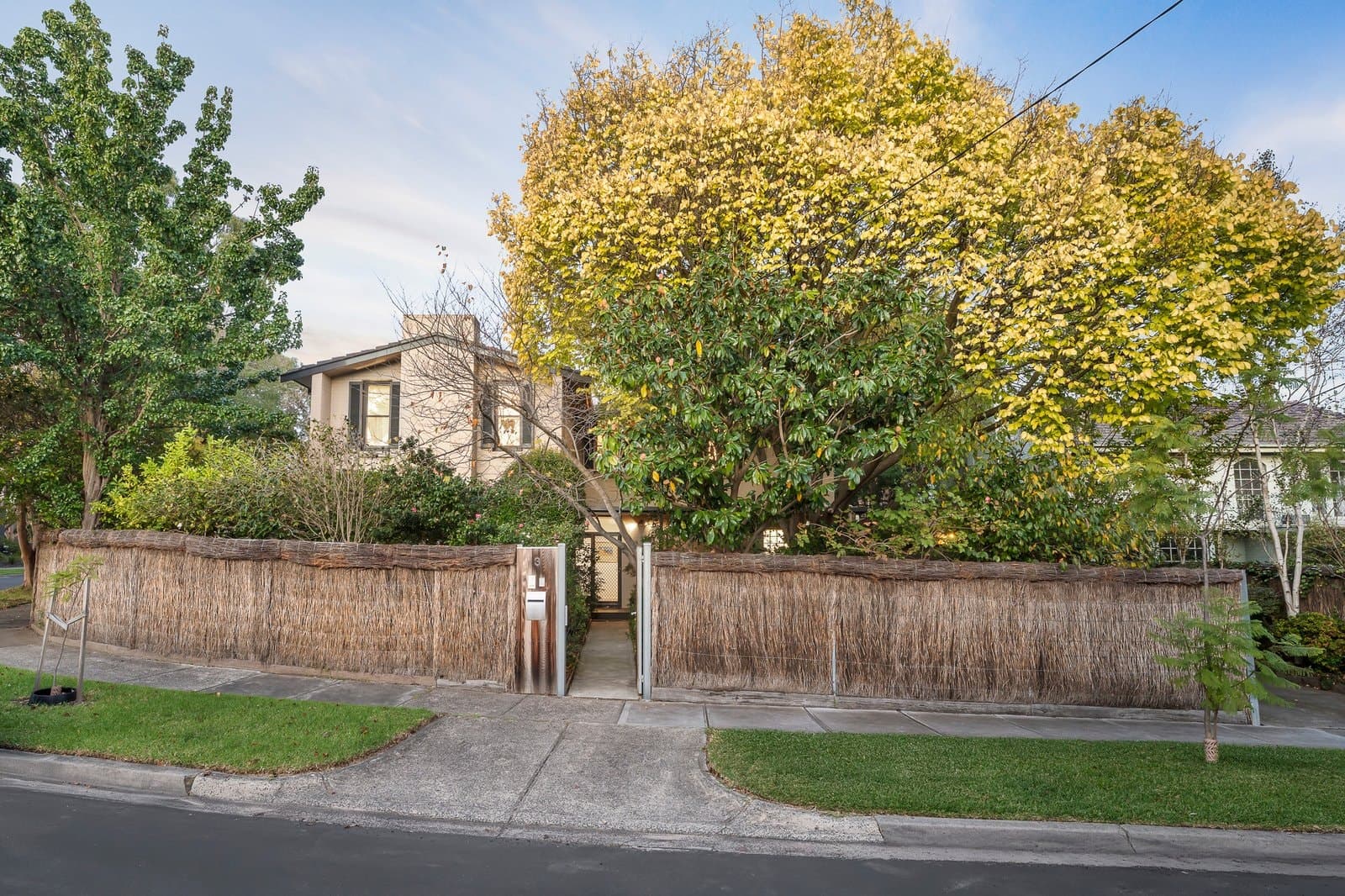 3 Blythswood Court, Kew - Thumbnail 2