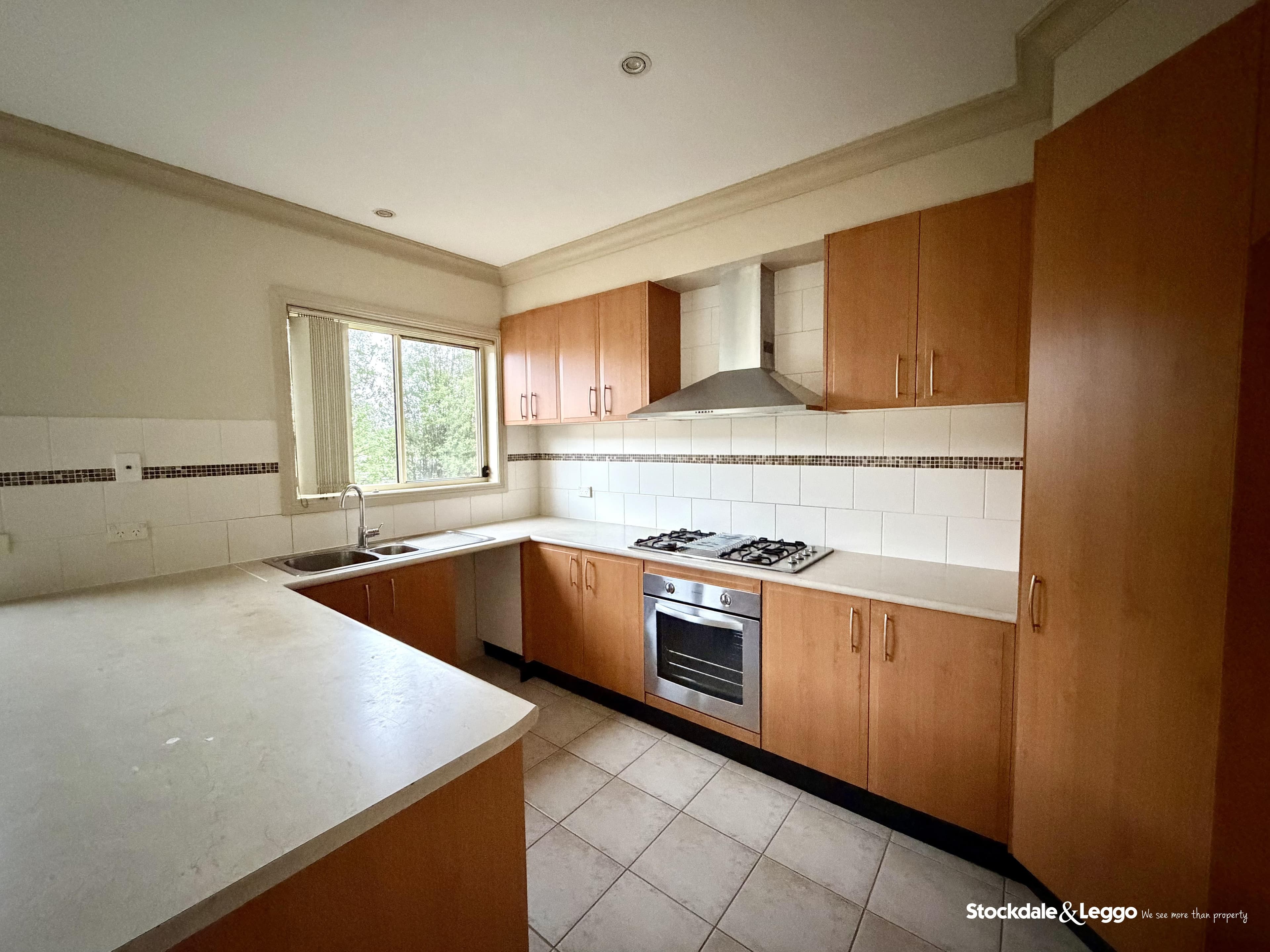 5 Hamilton Place, Mount Waverley, VIC, 3149, Dandenong - Thumbnail 4