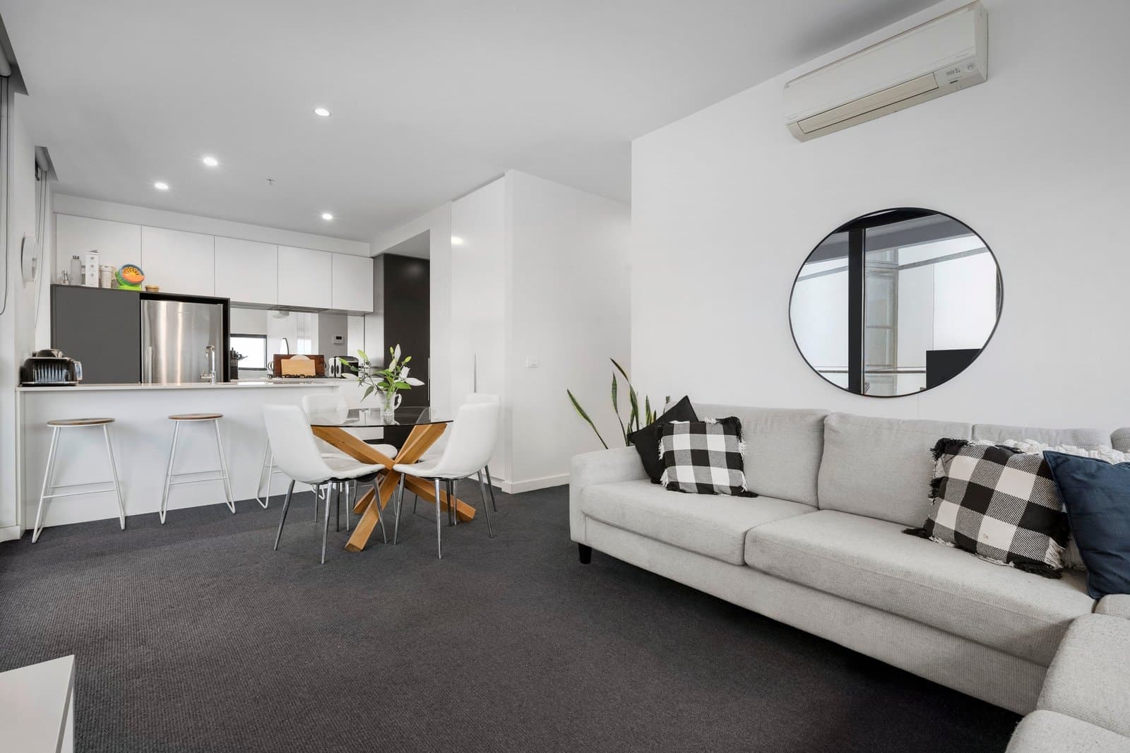 901/101 St Kilda Road, St Kilda - Thumbnail 6