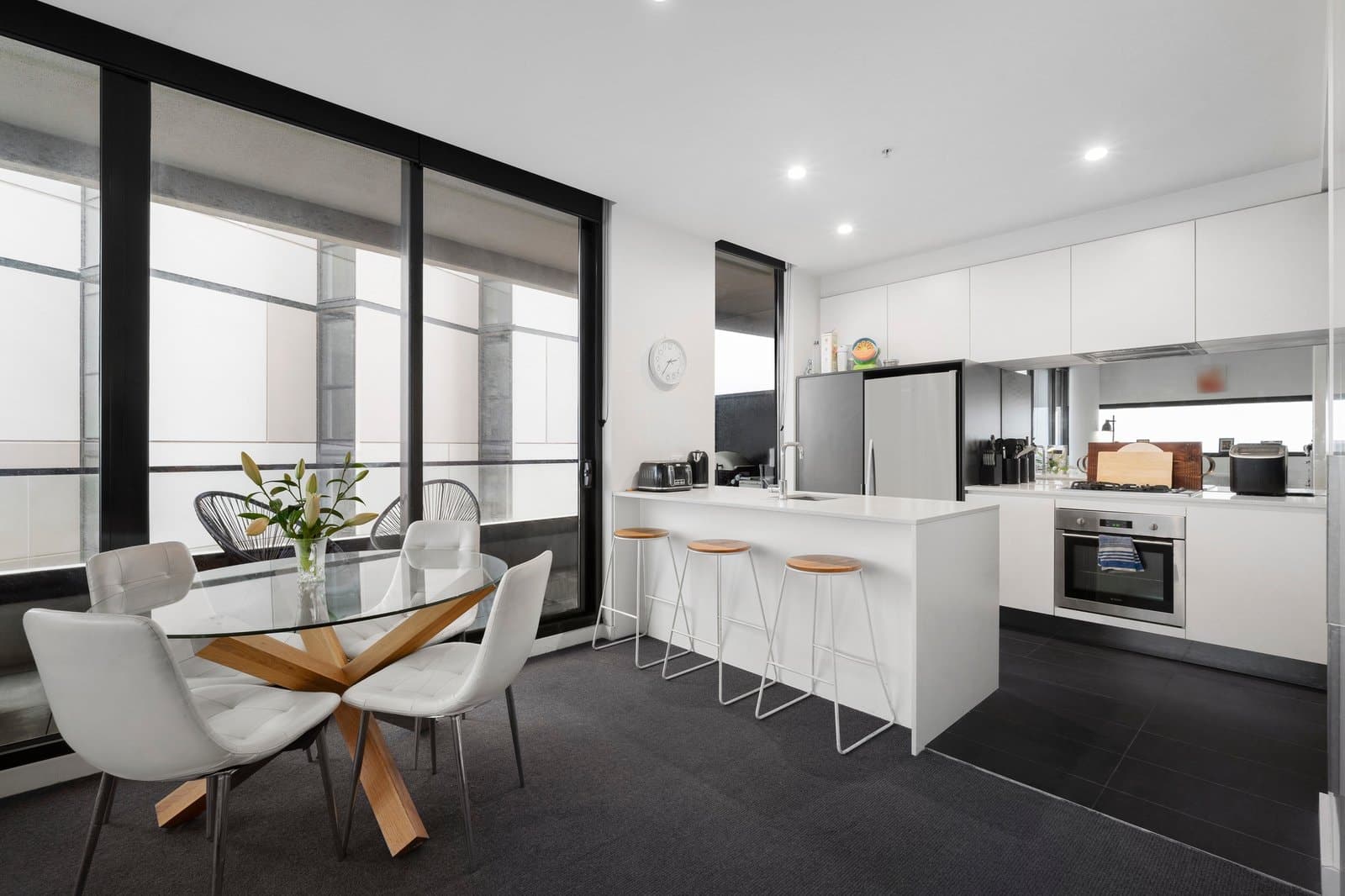 901/101 St Kilda Road, St Kilda - Thumbnail 7
