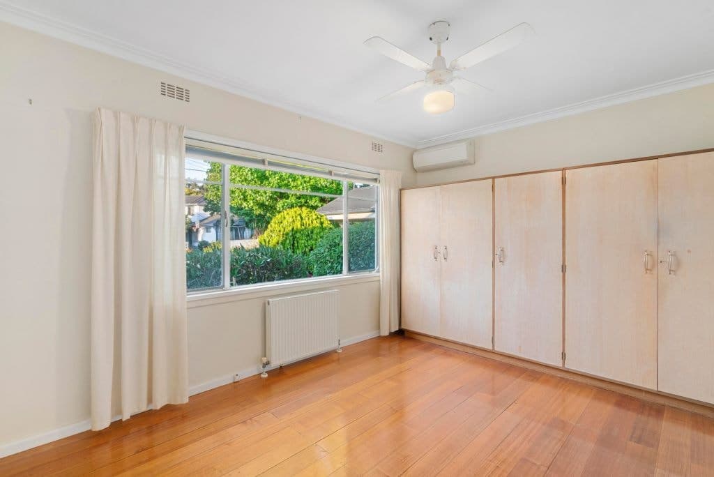32 Swan Street, Blackburn South - Image 1