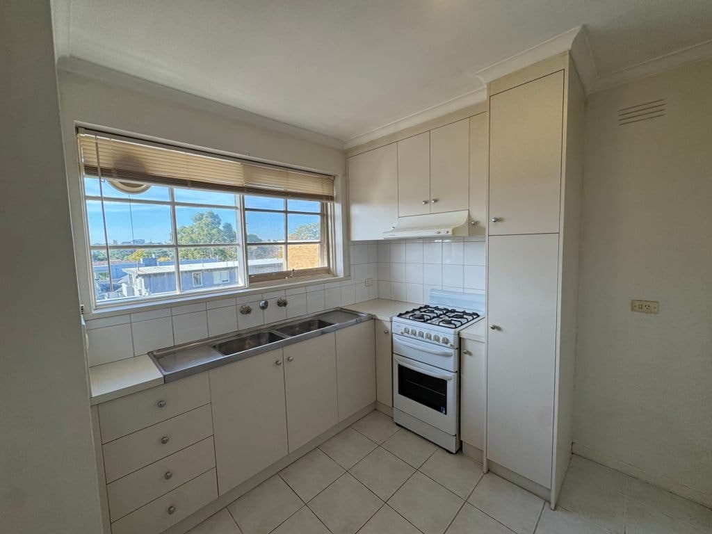 13/49 Denham Street, Hawthorn - Thumbnail 6