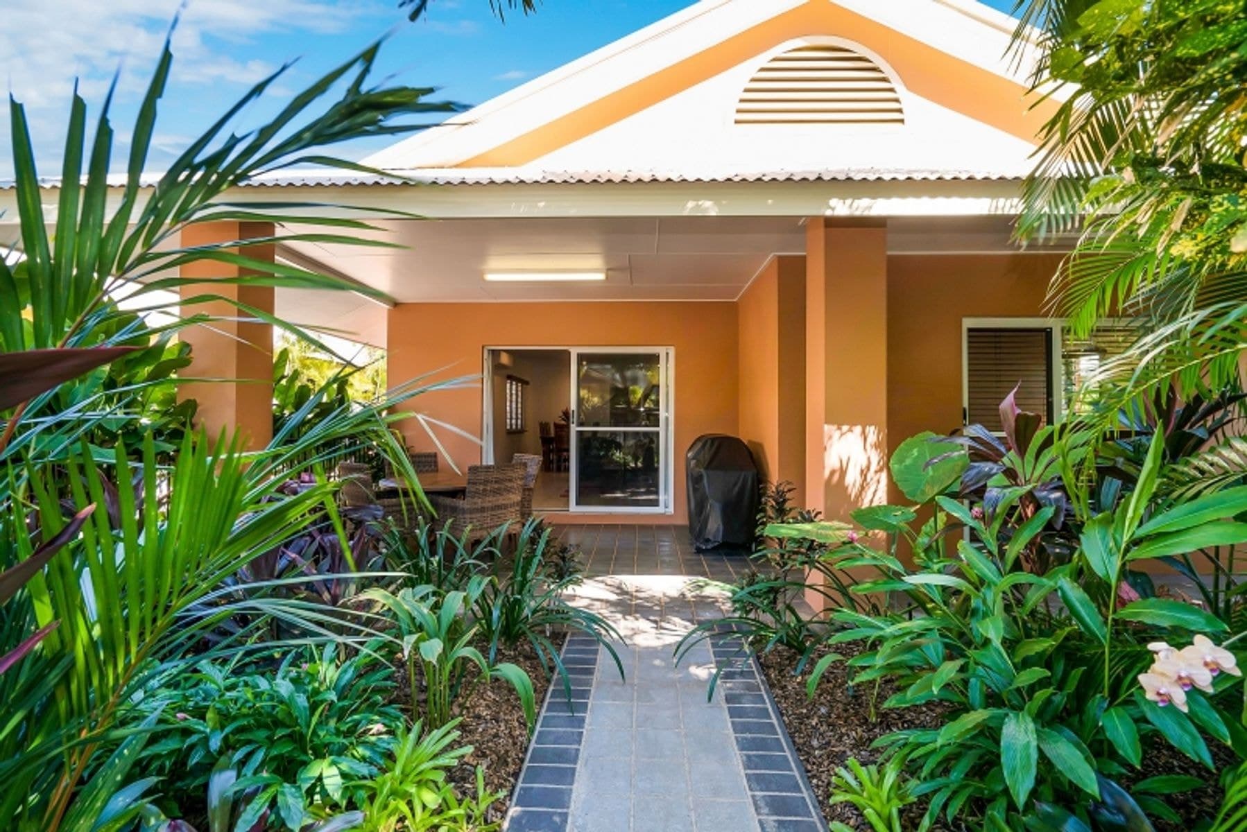 1/16 Sovereign Circuit, Coconut Grove NT 0810, Coconut Grove - Image 1