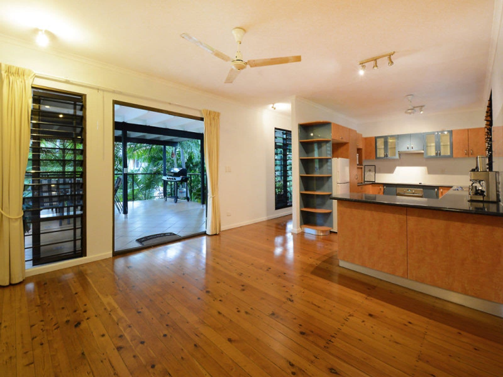 5 Brown Street, Fannie Bay NT 0820, Fannie Bay - Thumbnail 2