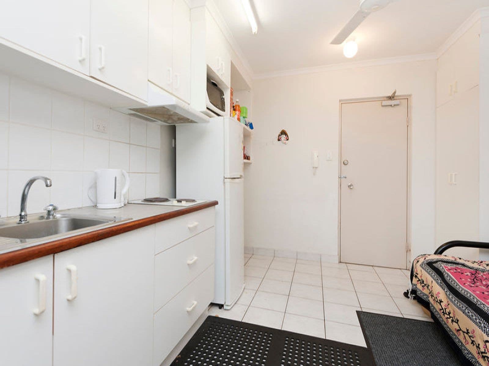 104/21 Cavenagh Street, Darwin City NT 0800, Darwin City - Thumbnail 3