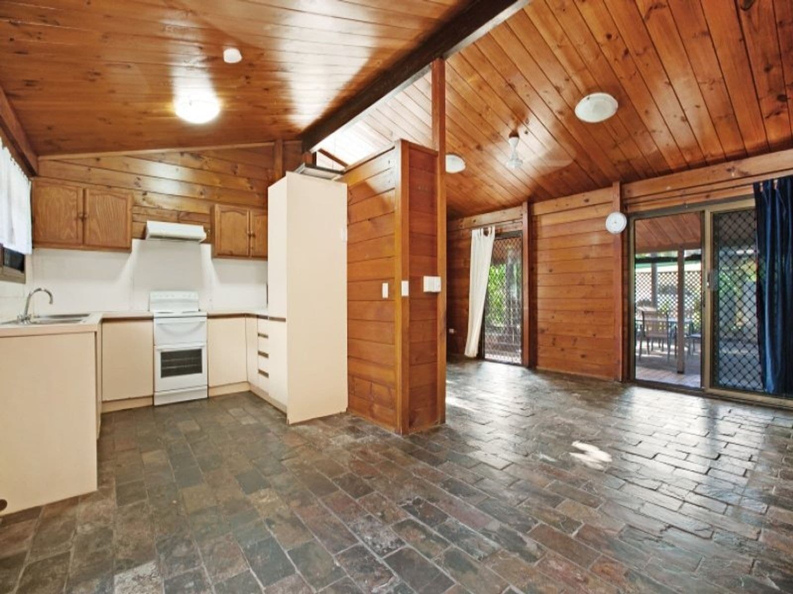 5 Peters Street, Coconut Grove NT 0810, Coconut Grove - Image 1