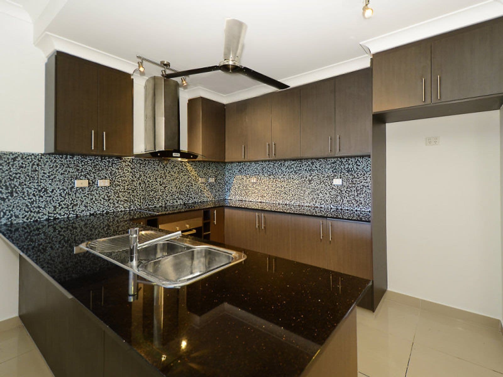 12/2 Gardiner Street, Darwin City NT 0800, Darwin City - Image 1