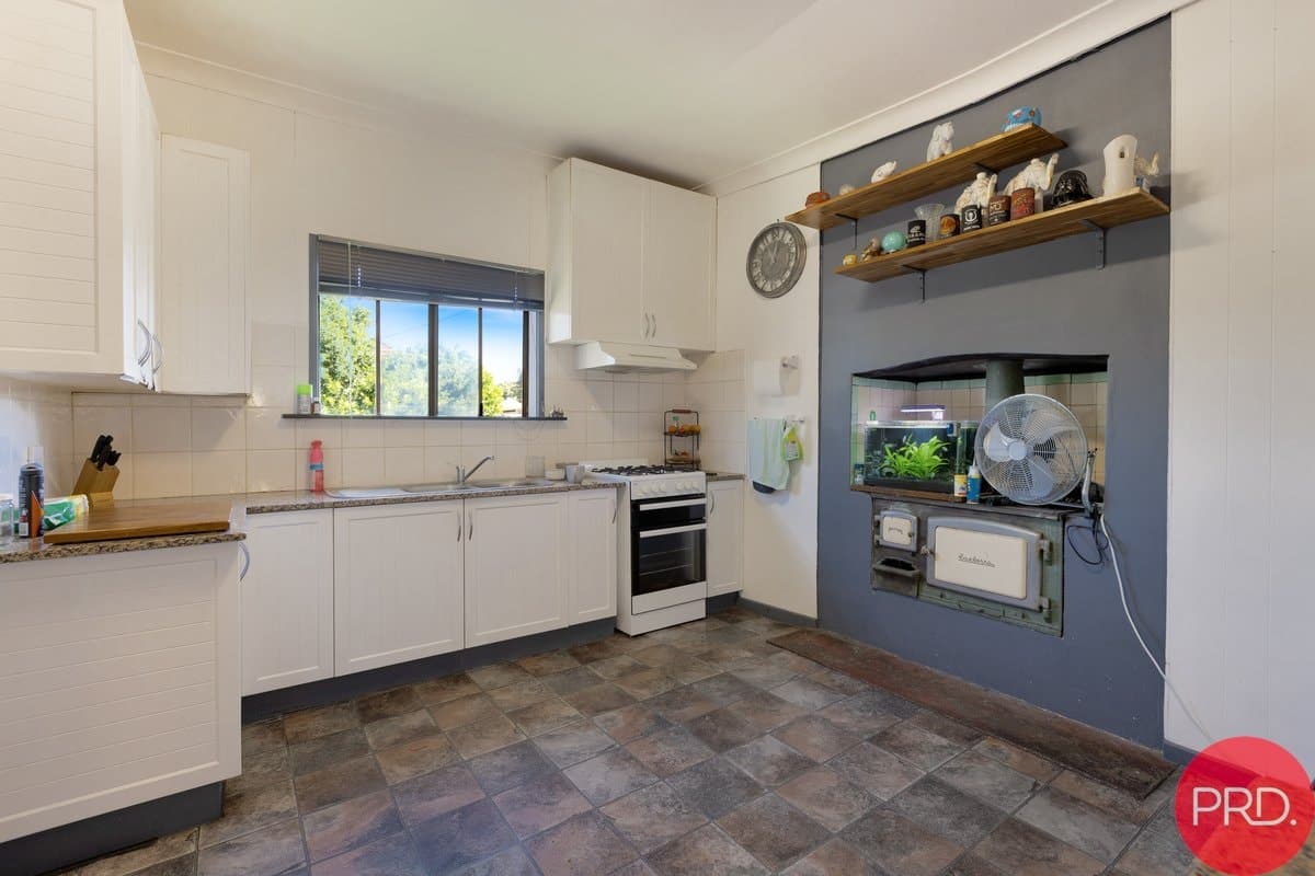 79 Carrington Street, HORSESHOE BEND NSW 2320, Horseshoe Bend - Thumbnail 3