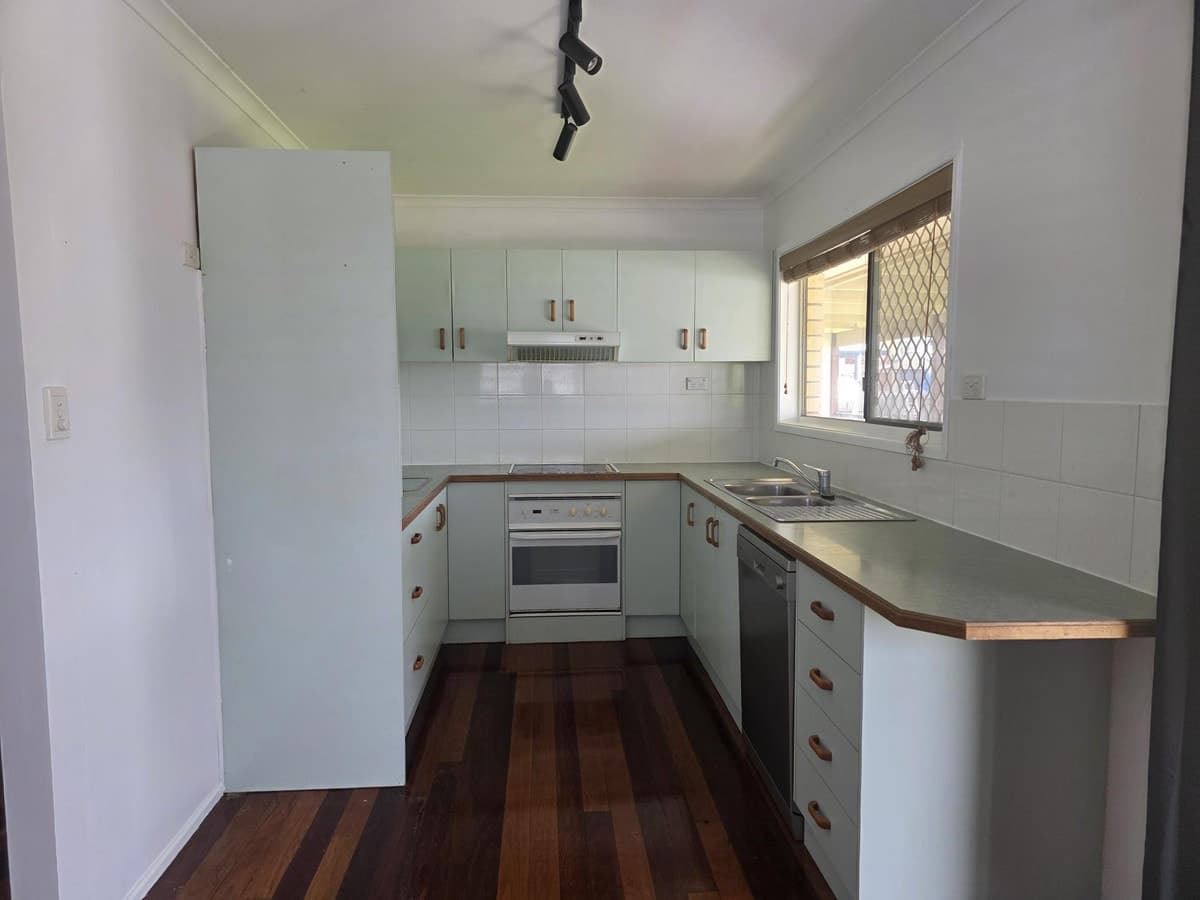 10 Blue Water Avenue, Thornlands, Thornlands - Thumbnail 2