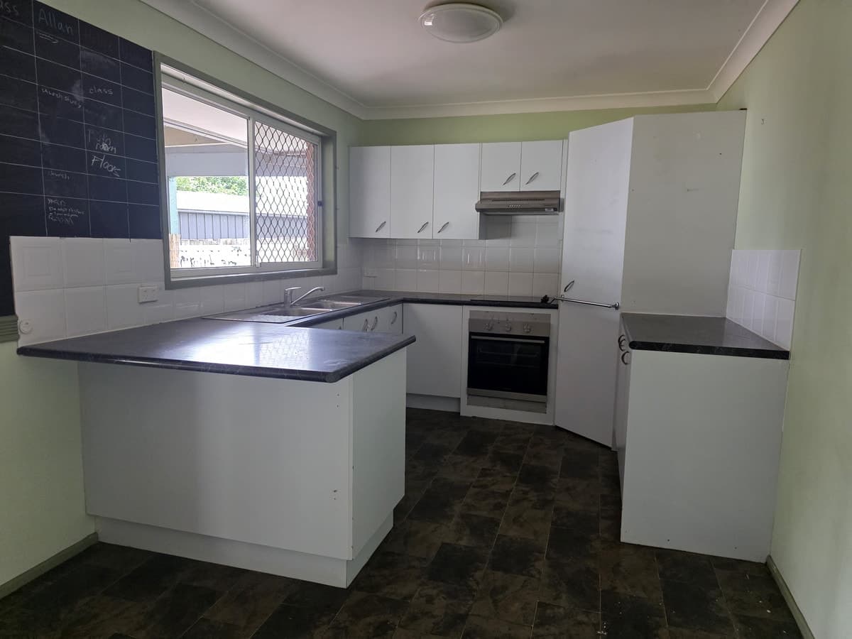 9 Parkside Drive, Crestmead, Crestmead - Thumbnail 2