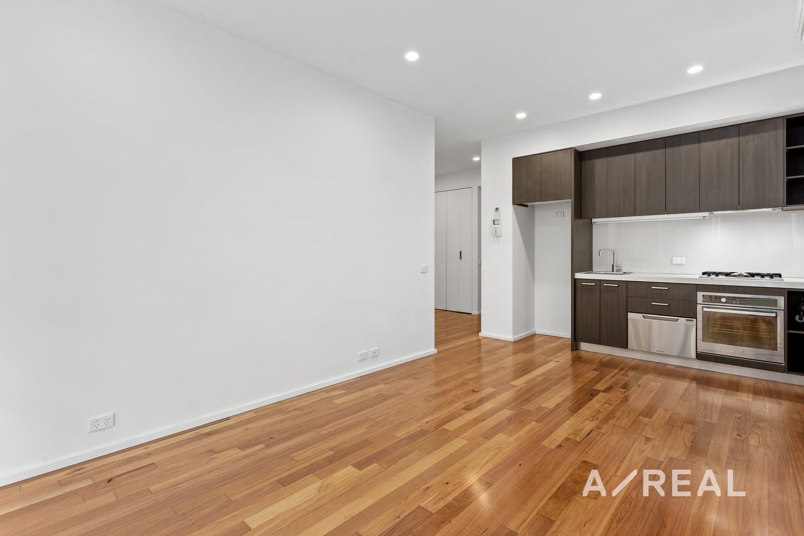 209/2-10 Plenty Road, Preston VIC 3072, Preston - Thumbnail 2