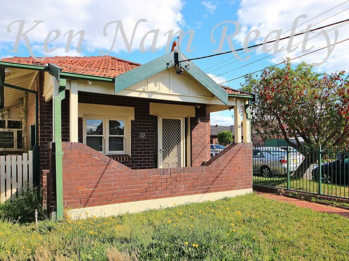 32 South Parade, Campsie, Campsie - Image 1