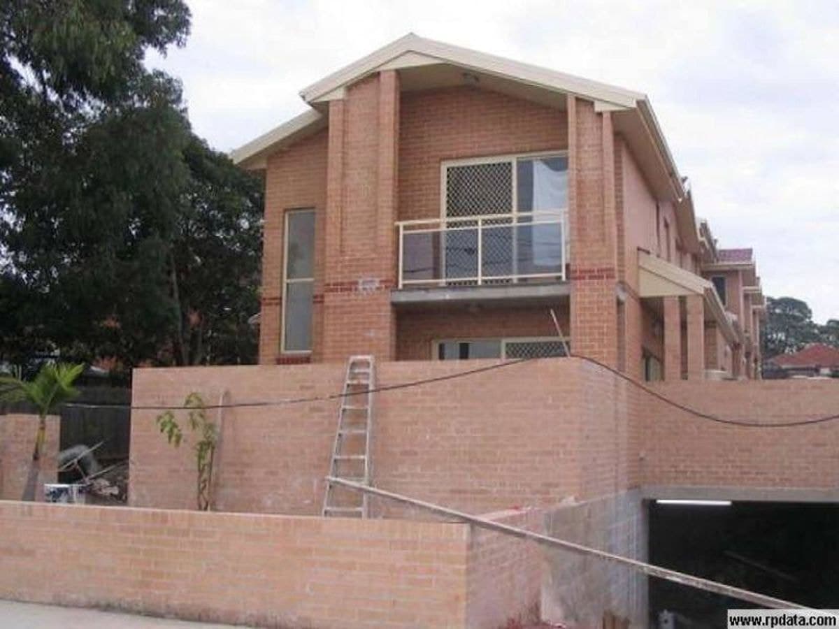 2 / 8 Duke Street, Campsie, Campsie - Image 1