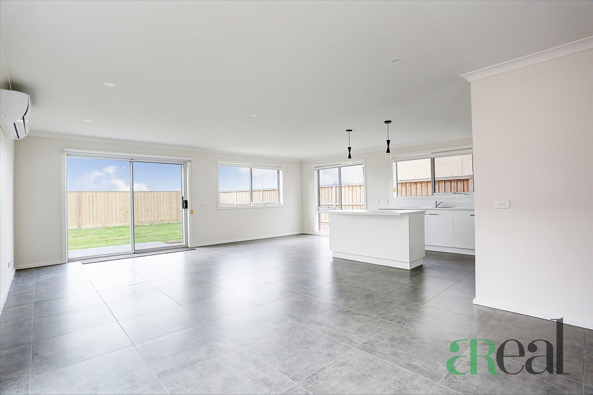 10 Omars Place, Narre Warren South VIC 3805, Narre Warren South - Thumbnail 4