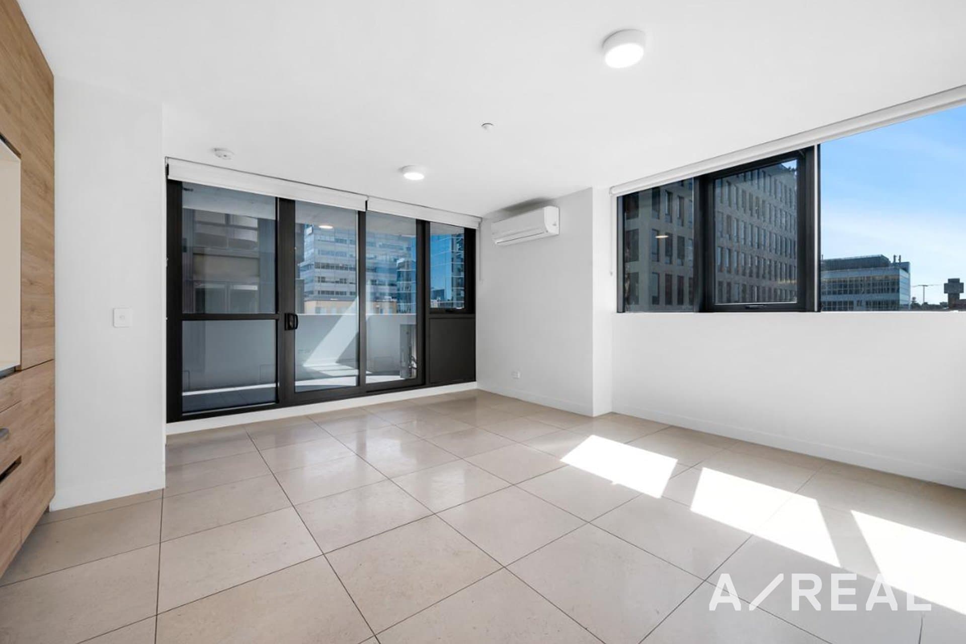 209/12 Queens Road, Melbourne VIC 3004, Melbourne - Thumbnail 2