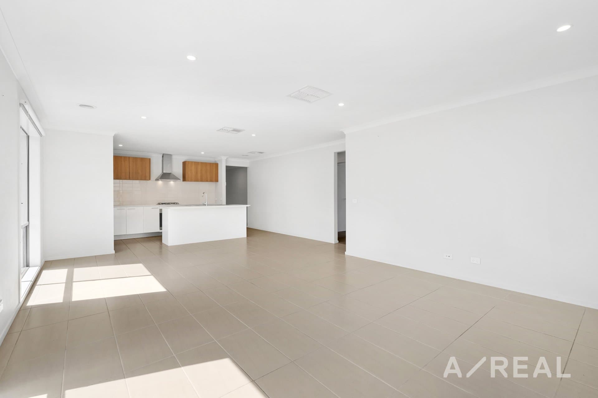 8 Flatbush Avenue, Point Cook VIC 3030, Point Cook - Thumbnail 2