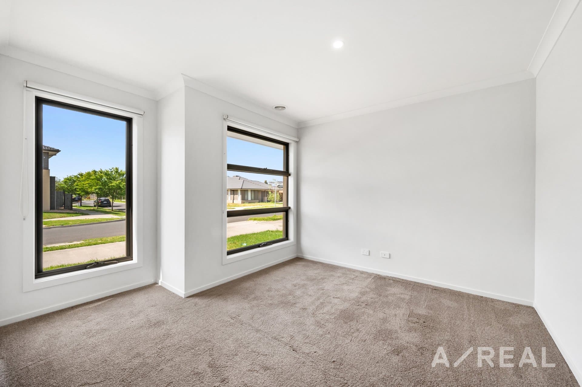 8 Flatbush Avenue, Point Cook VIC 3030, Point Cook - Thumbnail 4