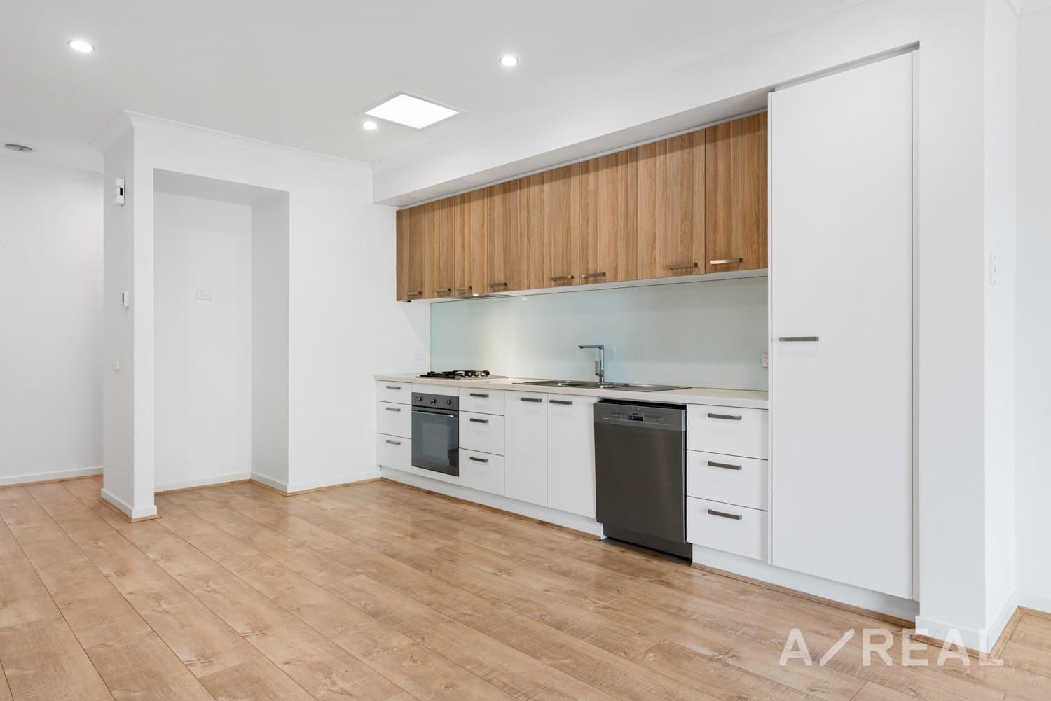 11 Baker Crescent, Heidelberg Heights VIC 3081, Heidelberg Heights - Thumbnail 3