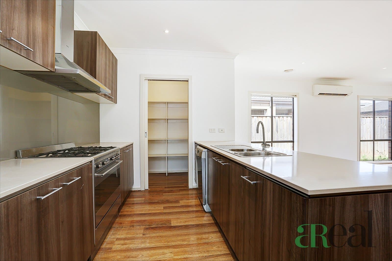 13 Darlington Drive, Williams Landing VIC 3027, Williams Landing - Thumbnail 3