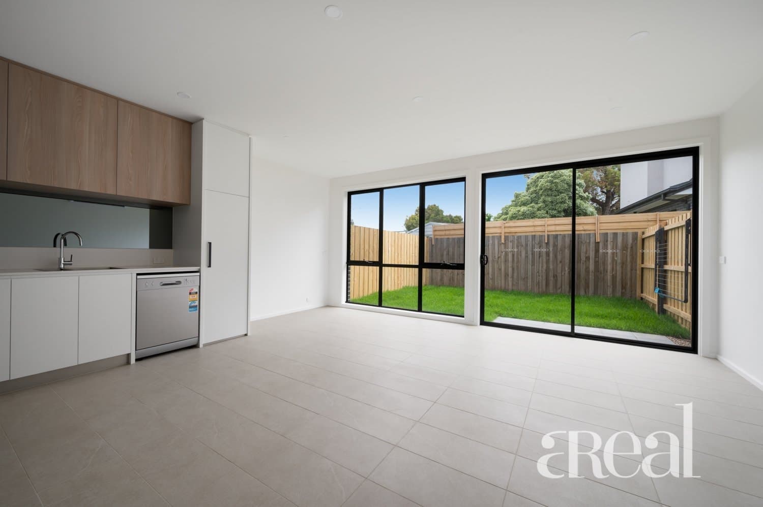 100 Royal Road, Braybrook VIC 3019, Braybrook - Thumbnail 2