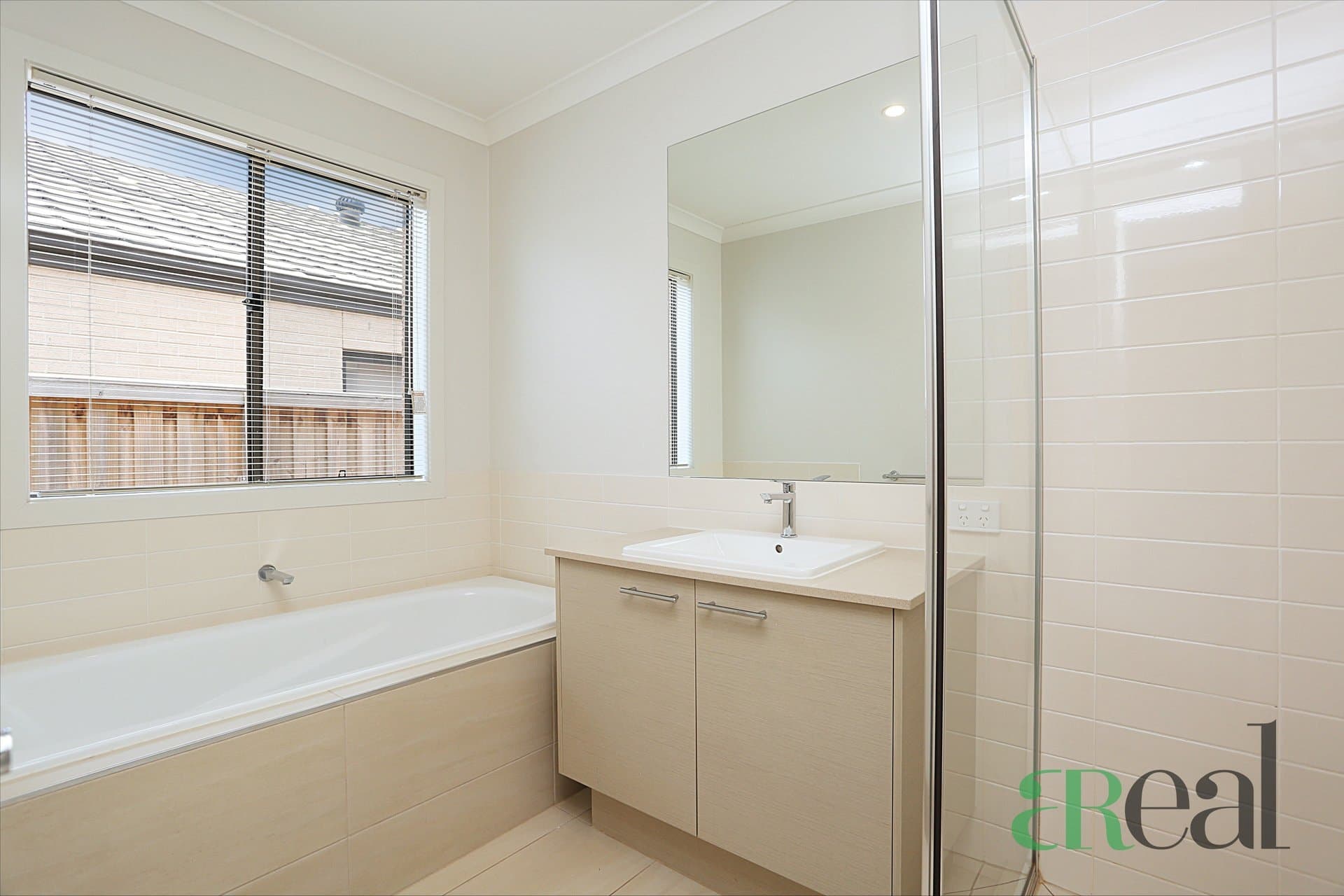 45 Taworri Crescent, Werribee VIC 3030, Werribee - Thumbnail 3