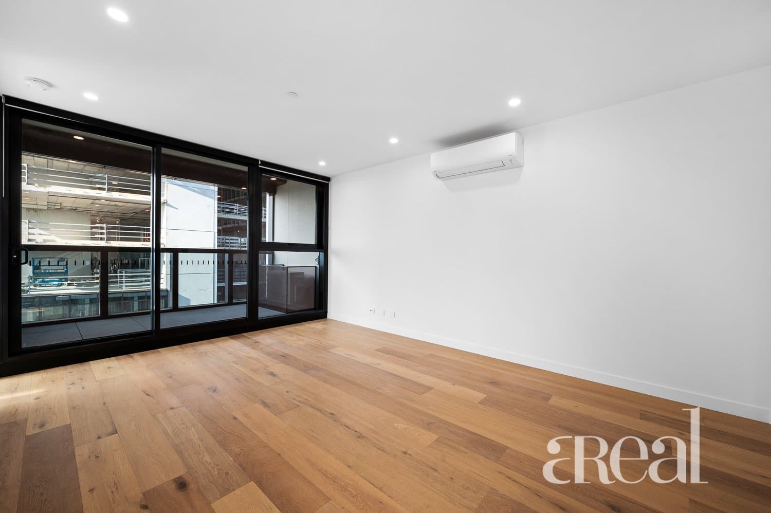 3 Young Street, Box Hill VIC 3128, Box Hill - Thumbnail 2