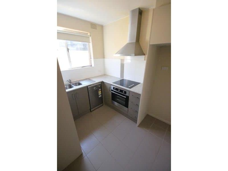 2/2 Raleigh Street, Footscray VIC 3011, Footscray - Image 1
