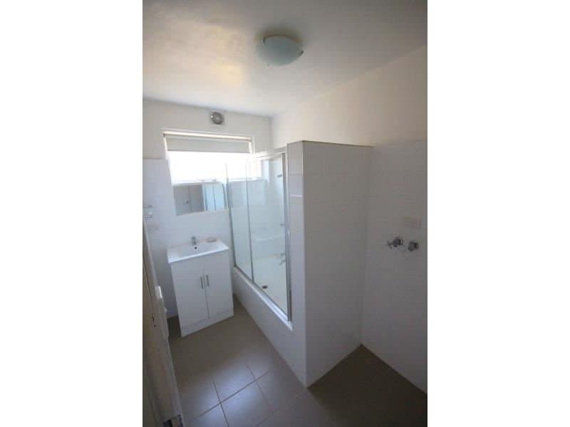 2/2 Raleigh Street, Footscray VIC 3011, Footscray - Thumbnail 3