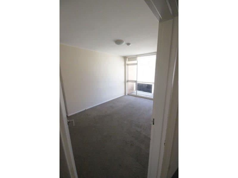 2/2 Raleigh Street, Footscray VIC 3011, Footscray - Thumbnail 7