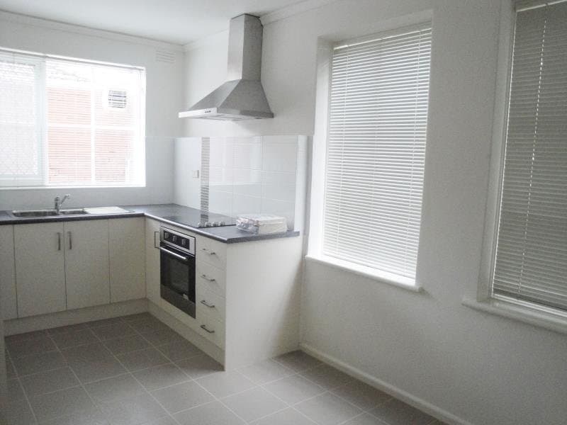 2/1015 Glenhuntly Road, Caulfield VIC 3162, Caulfield - Thumbnail 2