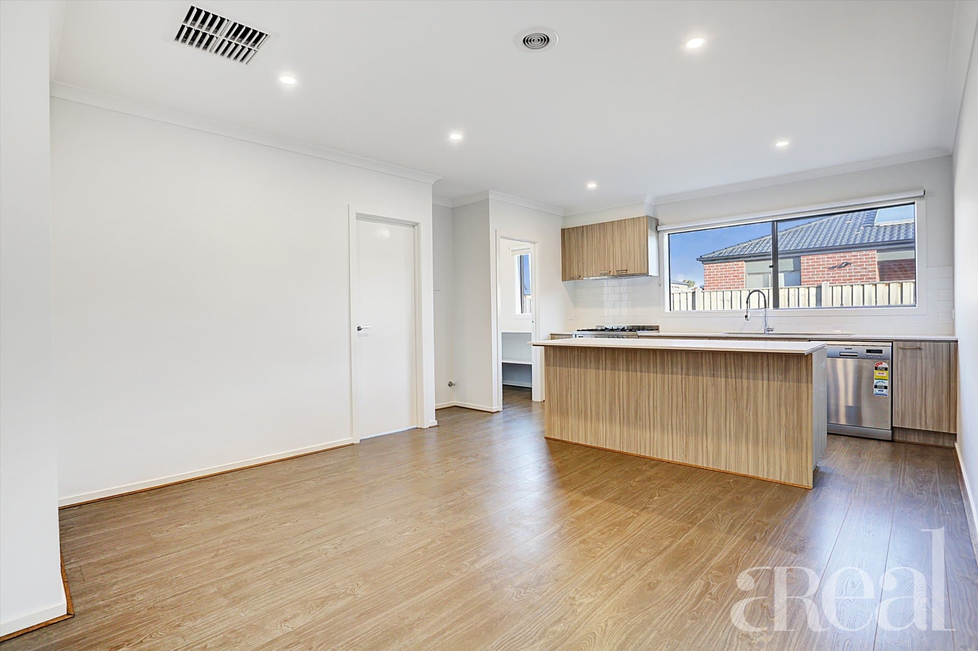 20 Rialto Street, Point Cook VIC 3030, Point Cook - Thumbnail 2