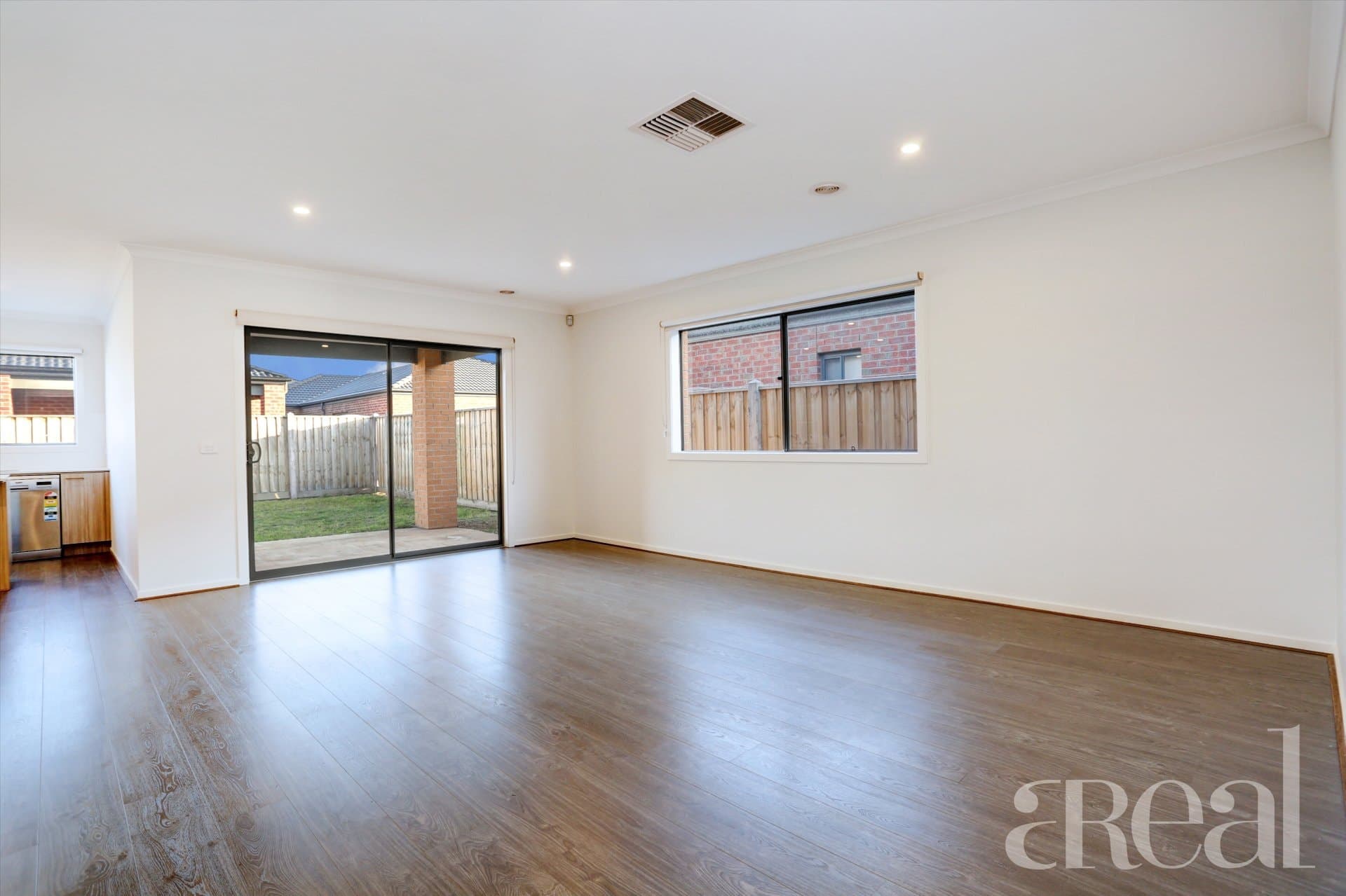 20 Rialto Street, Point Cook VIC 3030, Point Cook - Thumbnail 3