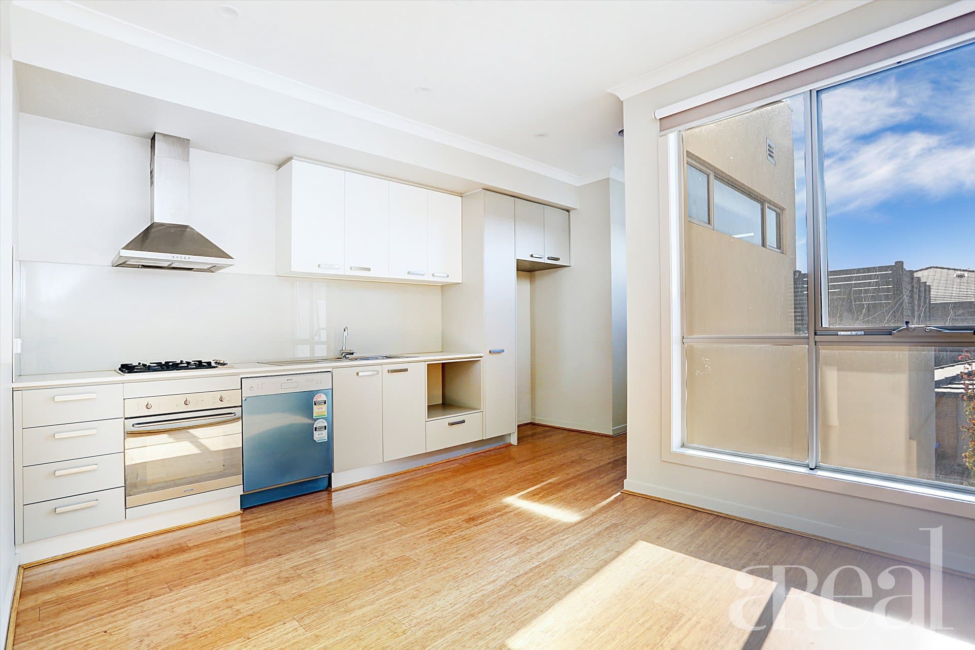 6 Tattersalls Lane, Point Cook VIC 3030, Point Cook - Thumbnail 4