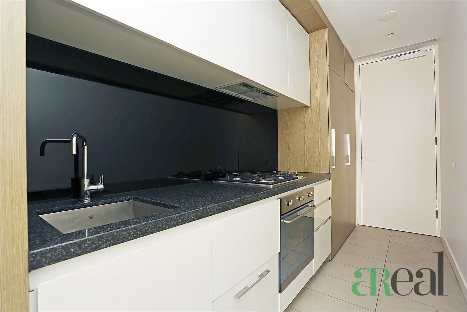 215/74 Queens Road, Melbourne VIC 3004, Melbourne - Thumbnail 3