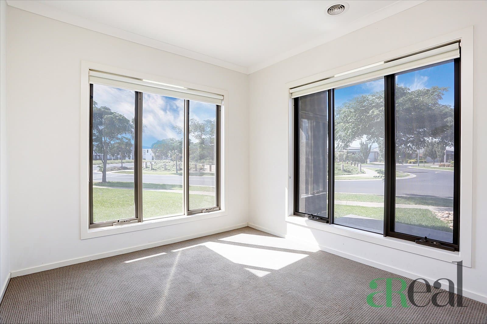 27 Bovard Avenue, Point Cook VIC 3030, Point Cook - Thumbnail 4