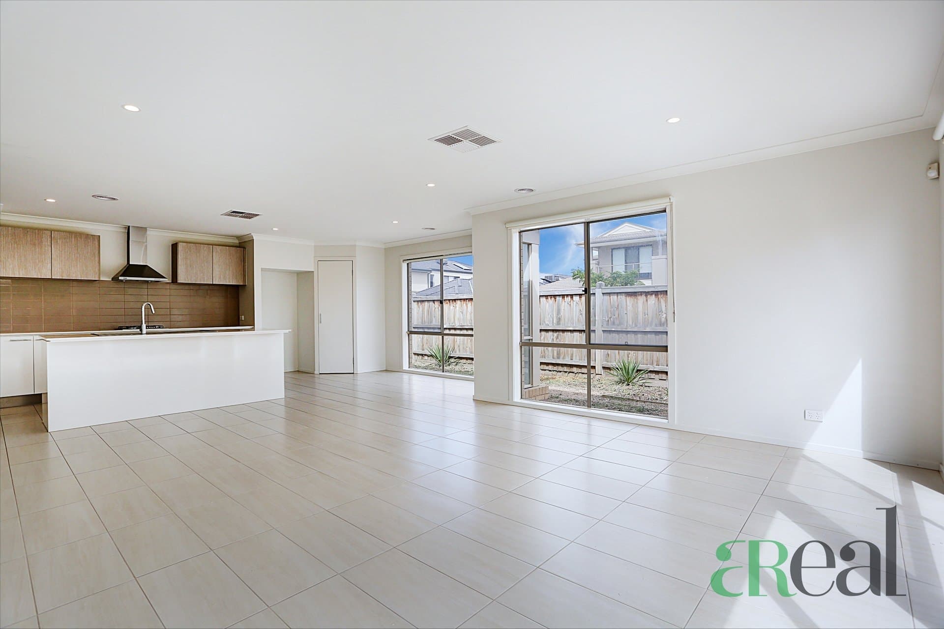 138 Bondi Parade, Point Cook VIC 3030, Point Cook - Thumbnail 2