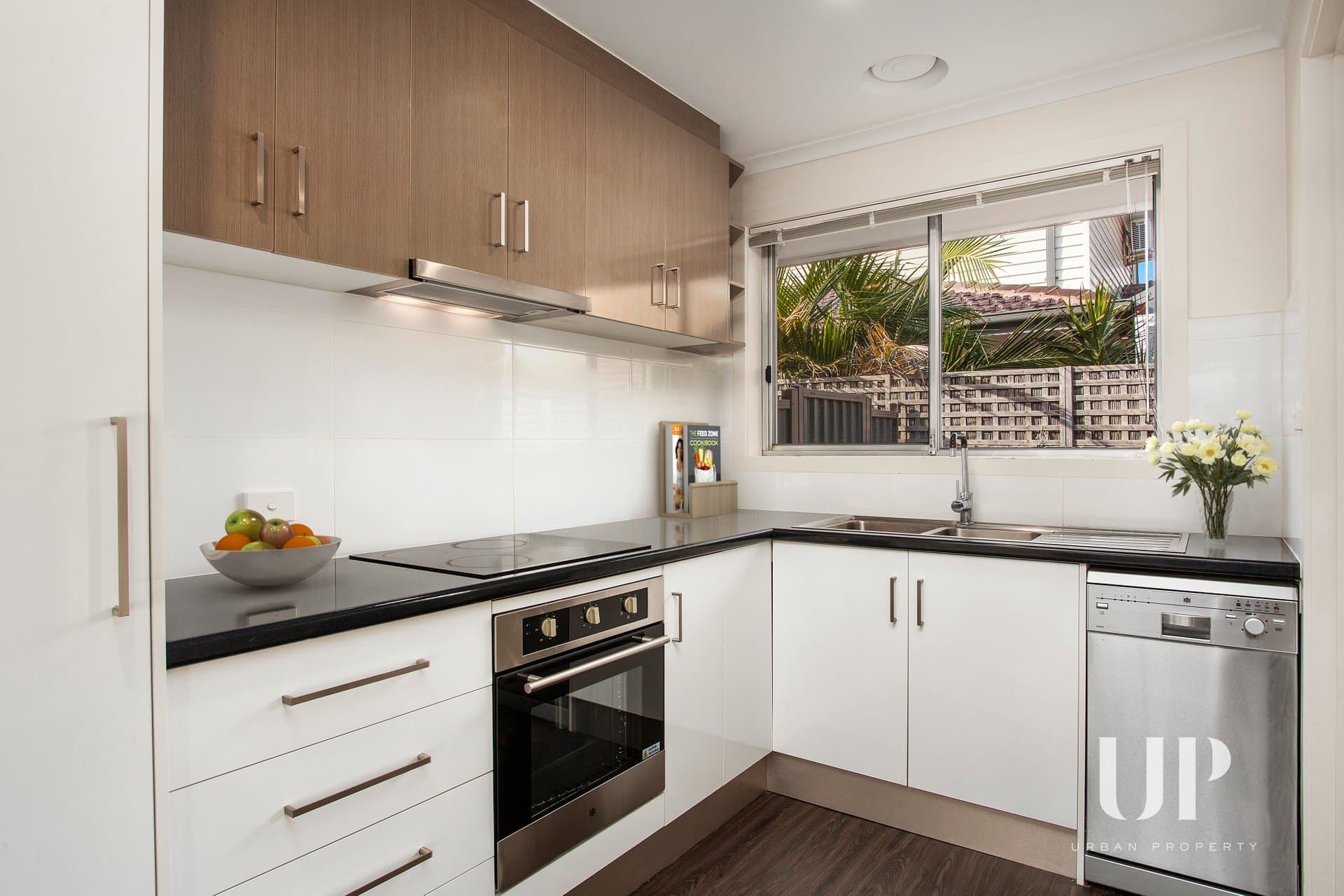 2/108 Blackshaws Road, South Kingsville VIC 3015, South Kingsville - Thumbnail 2