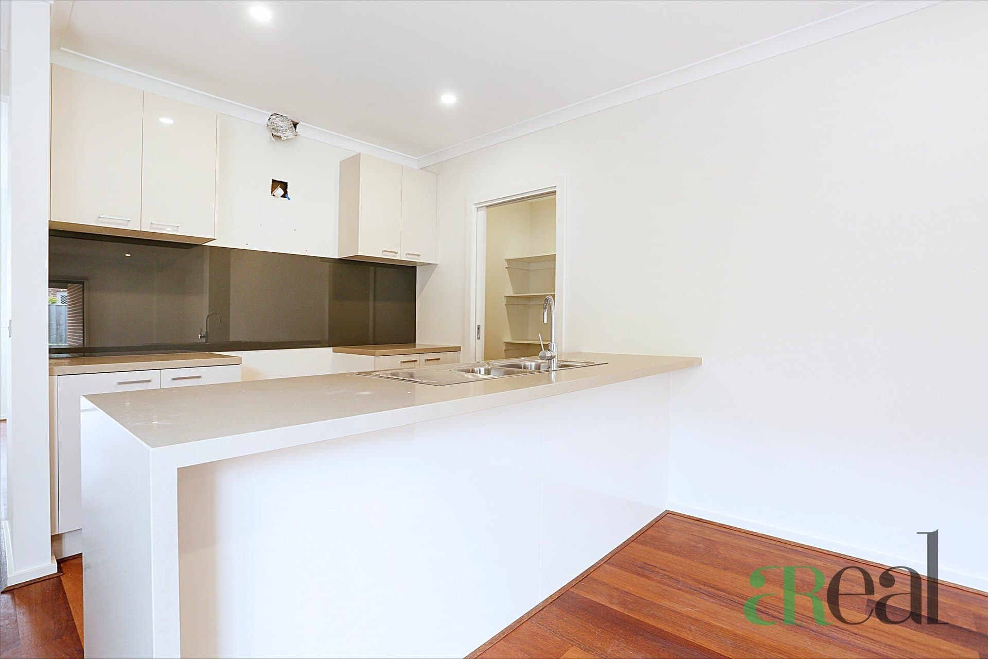 14 Shanahans Drive, Cranbourne North VIC 3977, Cranbourne North - Thumbnail 2