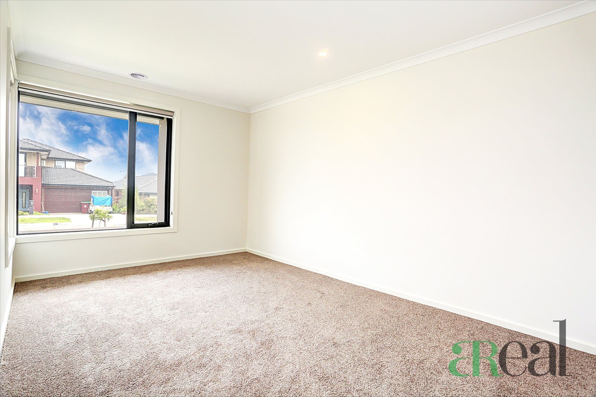 14 Shanahans Drive, Cranbourne North VIC 3977, Cranbourne North - Thumbnail 4