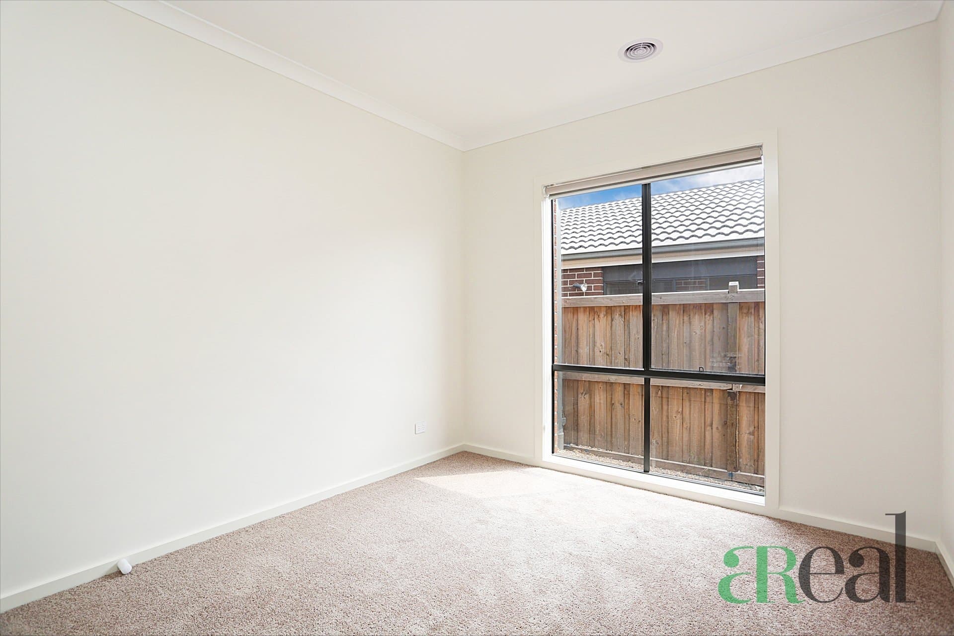 14 Shanahans Drive, Cranbourne North VIC 3977, Cranbourne North - Thumbnail 6