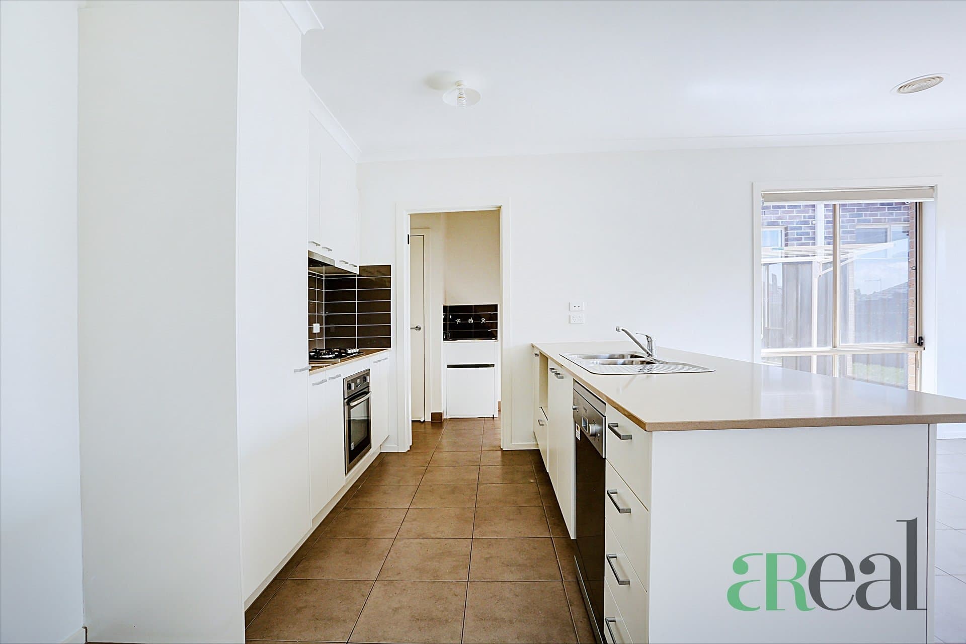 4 Riberry Street, Craigieburn VIC 3064, Craigieburn - Thumbnail 2