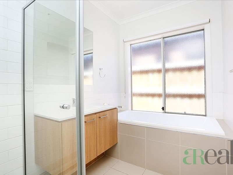 10 Yarkon Way, Point Cook VIC 3030, Point Cook - Thumbnail 7