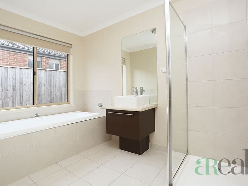 17 Dunraven Crescent, Doreen VIC 3754, Doreen - Thumbnail 5