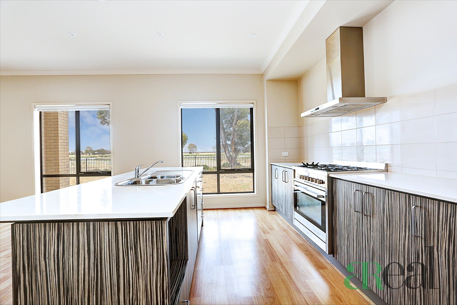 38 Seafarer Way, Point Cook VIC 3030, Point Cook - Thumbnail 2