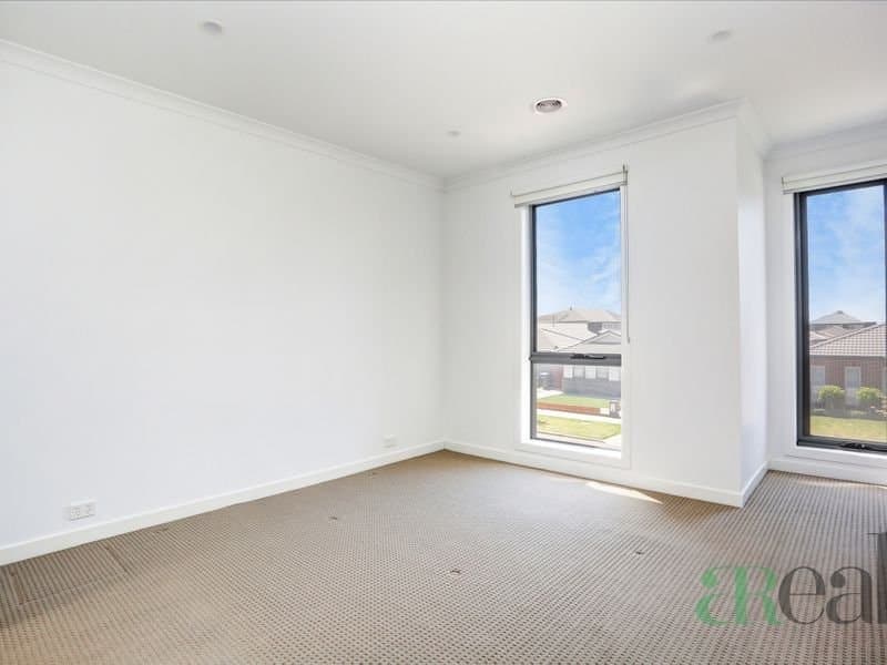 19 Roosevelt Way, Point Cook VIC 3030, Point Cook - Thumbnail 5
