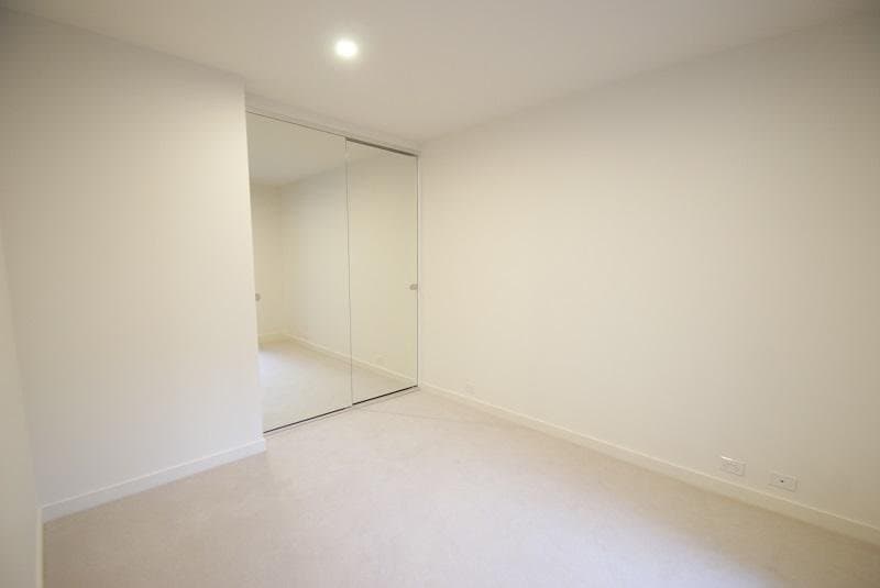2217/3 Yarra Street, South Yarra VIC 3141, South Yarra - Thumbnail 3