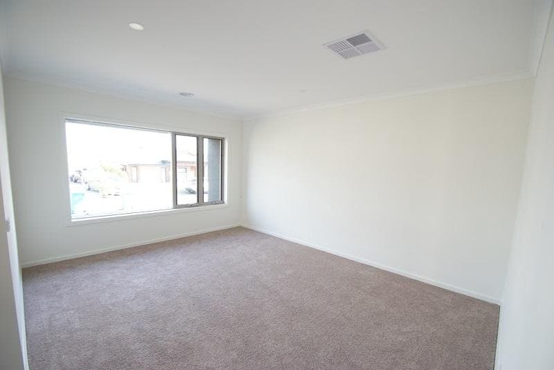 28 Shanahans Drive, Cranbourne North VIC 3977, Cranbourne North - Image 1