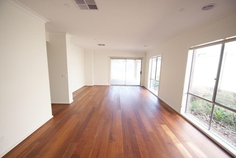 28 Shanahans Drive, Cranbourne North VIC 3977, Cranbourne North - Thumbnail 2