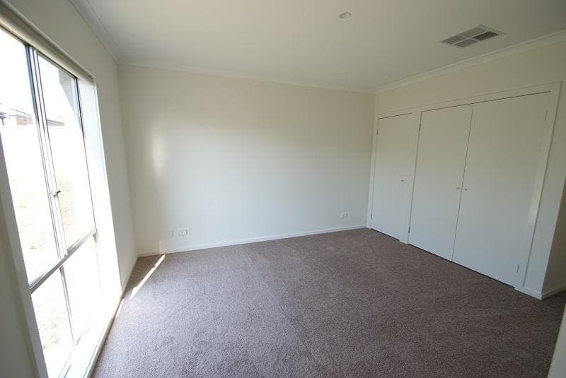 28 Shanahans Drive, Cranbourne North VIC 3977, Cranbourne North - Thumbnail 4